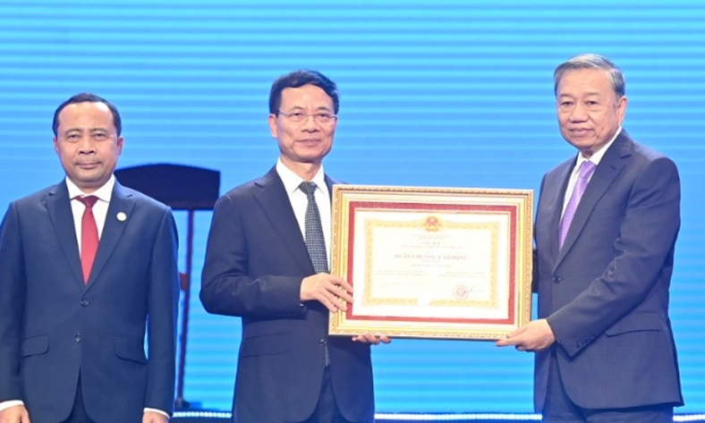  Xứng đáng là động lực trung tâm của sự nghiệp công nghiệp hóa, hiện đại hóa